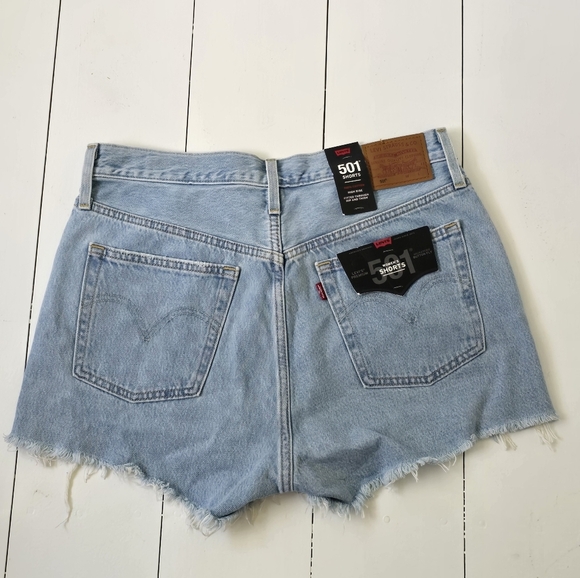 NWT Levi's 501 Original High Rise Light Wash Short 30 - Picture 6 of 10